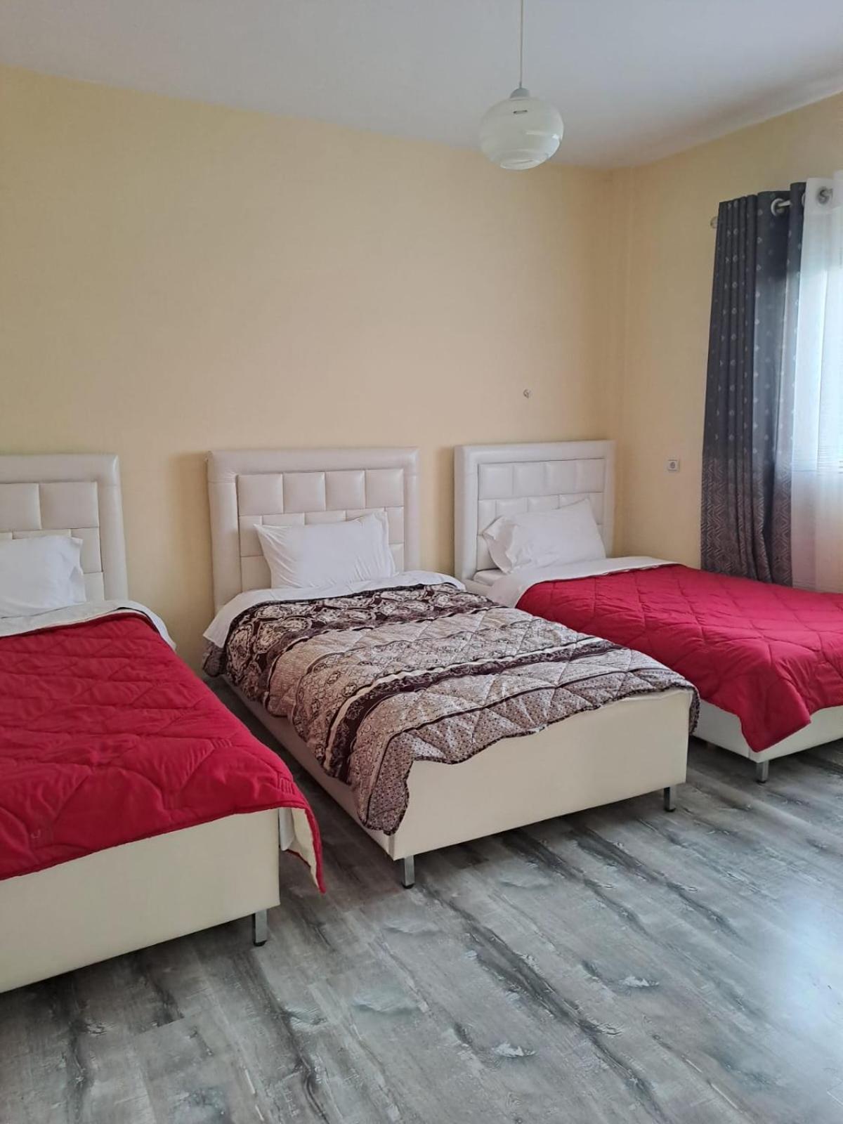 Sun& Relax Home Korce Bagian luar foto